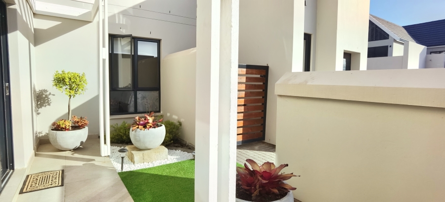 2 Bedroom Property for Sale in Hartland Lifestyle Estate Western Cape